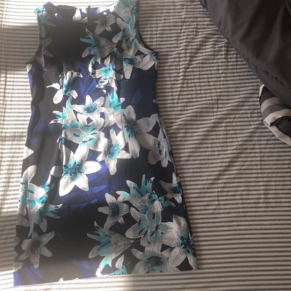 Dress - Picture 2 of 3